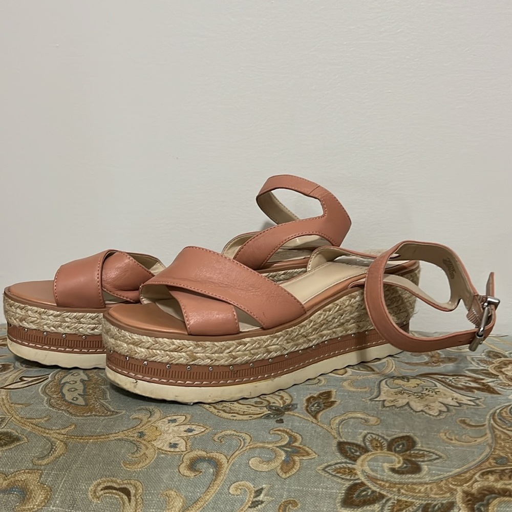 Vince Camuto, pink leather wedge, sandal, size 9 - Picture 3 of 9